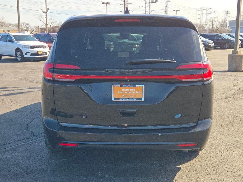used 2022 Chrysler Pacifica Hybrid car, priced at $25,568