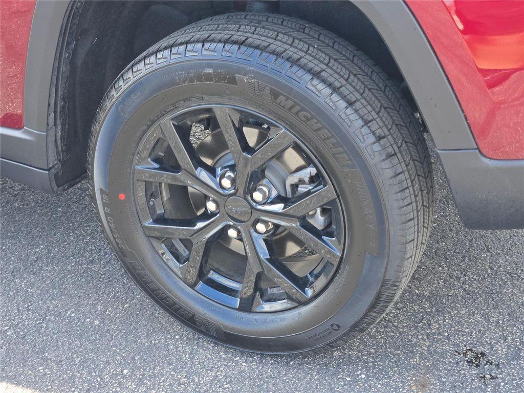 new 2026 Jeep Grand Cherokee car, priced at $38,850