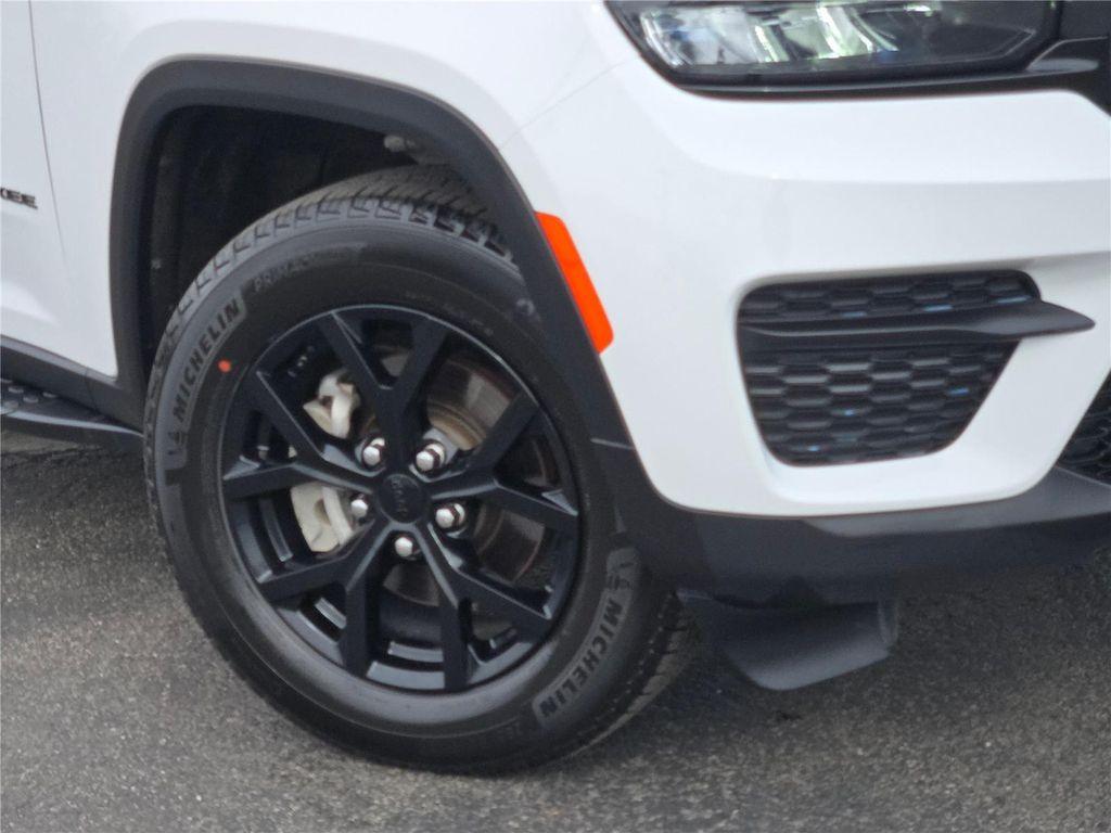 used 2024 Jeep Grand Cherokee car, priced at $34,480