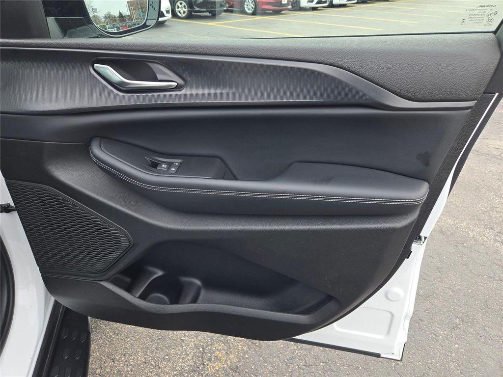 used 2024 Jeep Grand Cherokee car, priced at $34,480