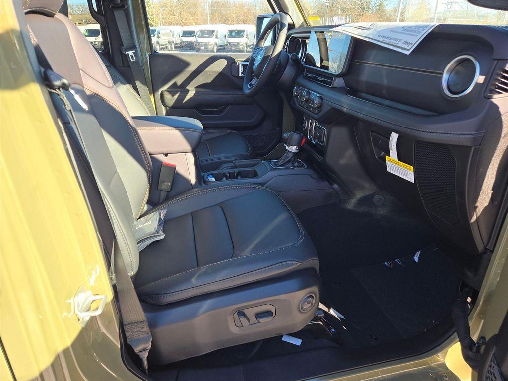 new 2026 Jeep Gladiator car, priced at $46,108