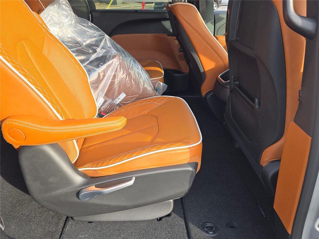 new 2026 Chrysler Pacifica car, priced at $60,025