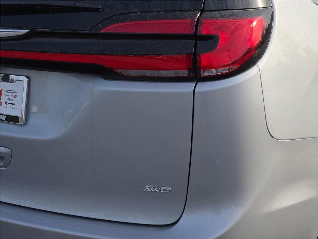 new 2026 Chrysler Pacifica car, priced at $60,025