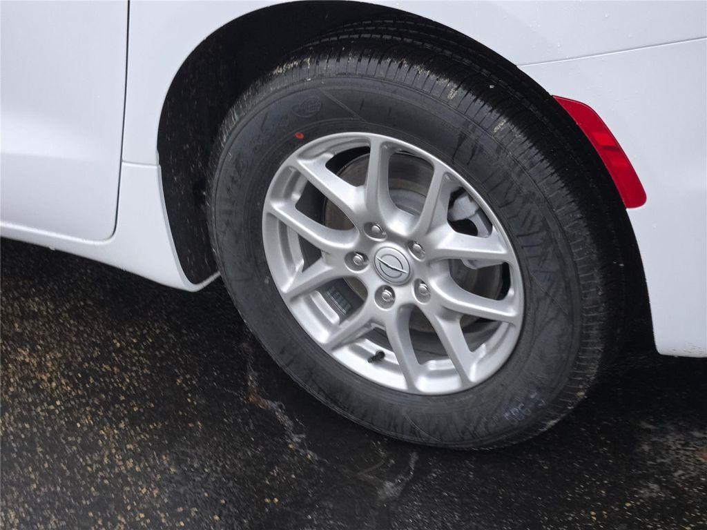 new 2026 Chrysler Pacifica car, priced at $37,440