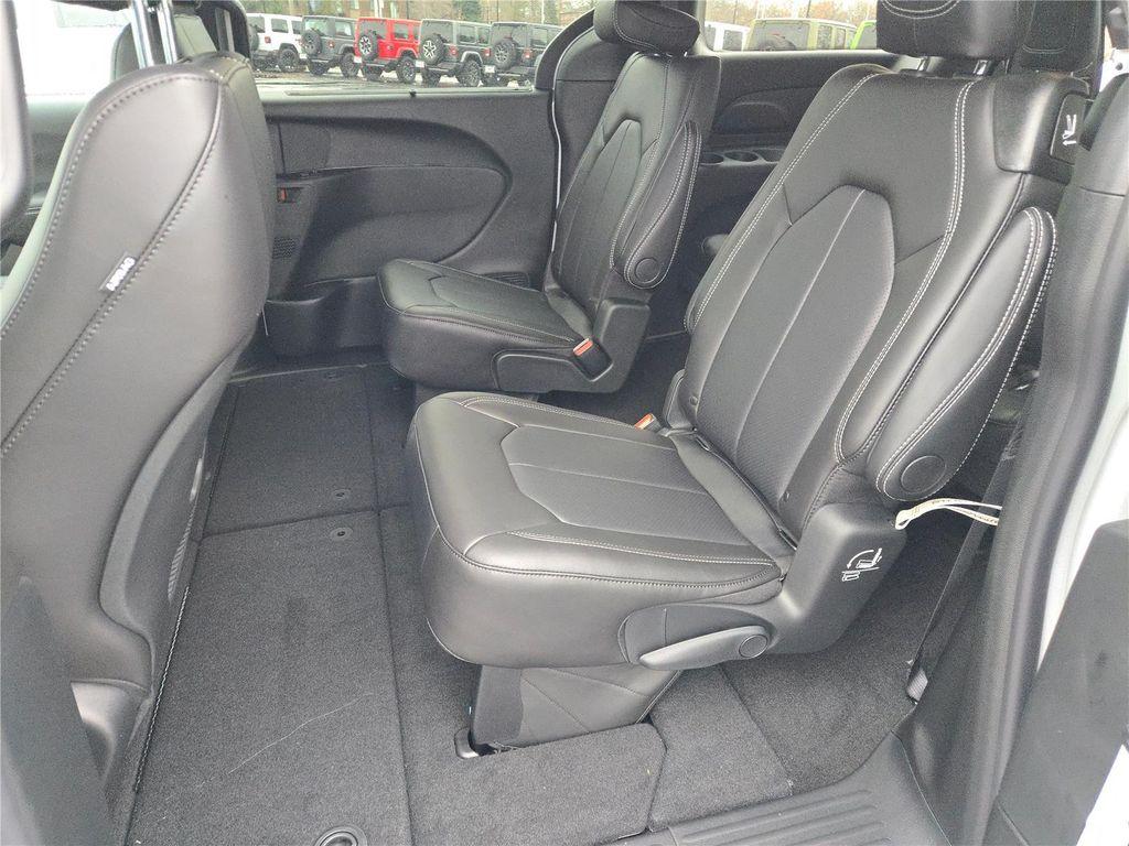 new 2026 Chrysler Pacifica car, priced at $37,440