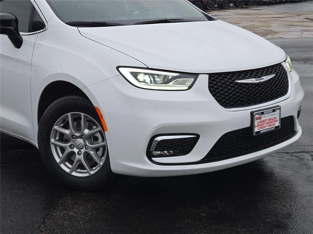 new 2026 Chrysler Pacifica car, priced at $37,440