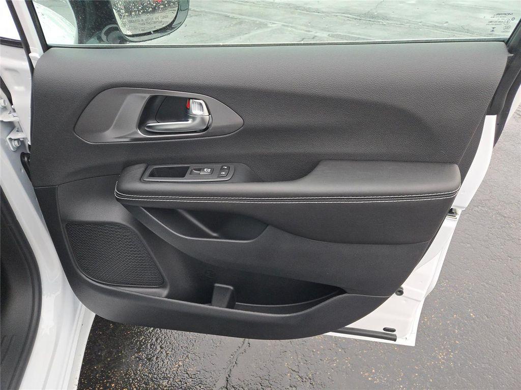 new 2026 Chrysler Pacifica car, priced at $37,440