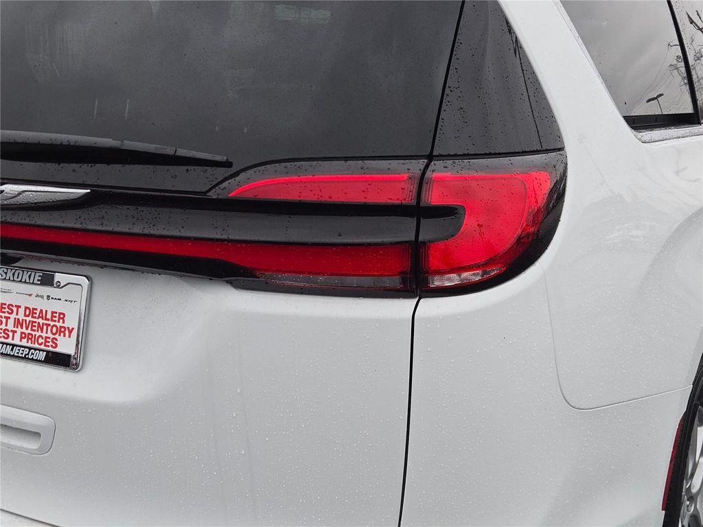 new 2026 Chrysler Pacifica car, priced at $37,440