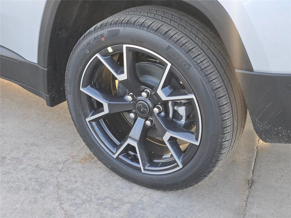 new 2026 Jeep Cherokee car, priced at $42,885