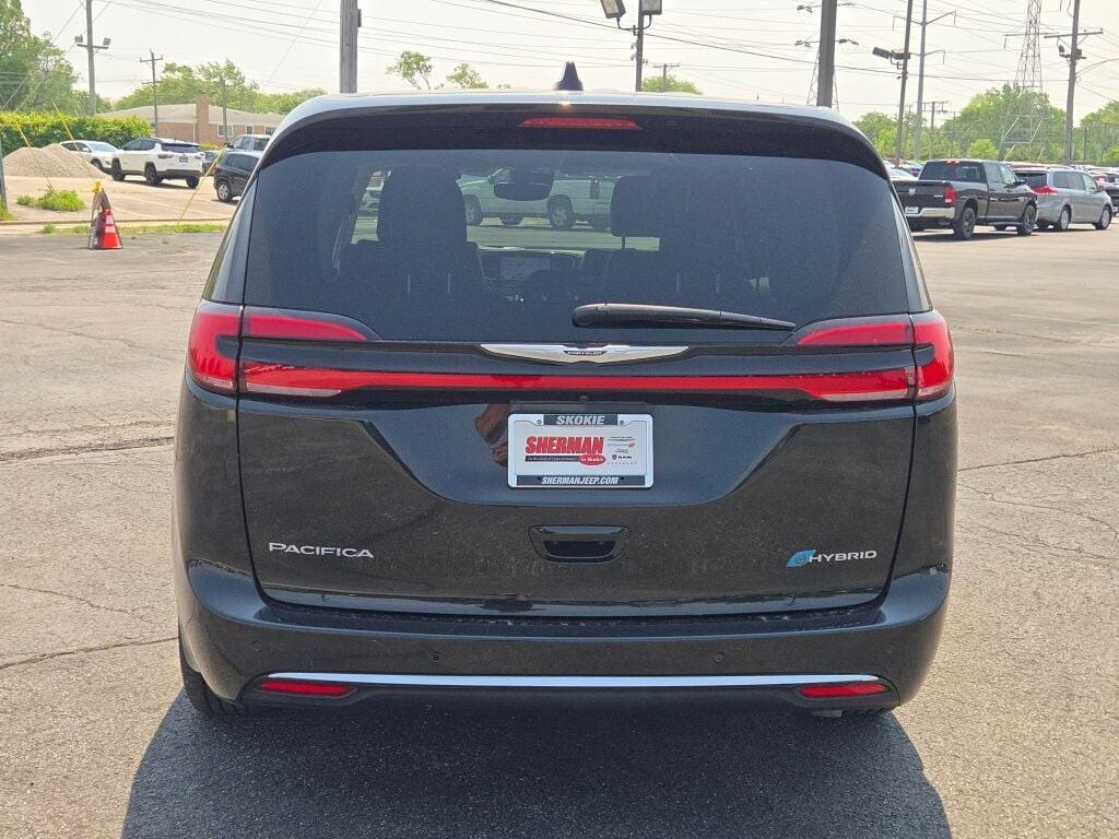 2023 Brilliant Black Crystal Pearlcoat Chrysler Pacifica Hybrid
