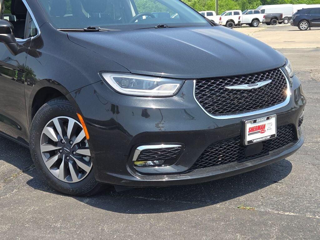 2023 Brilliant Black Crystal Pearlcoat Chrysler Pacifica Hybrid