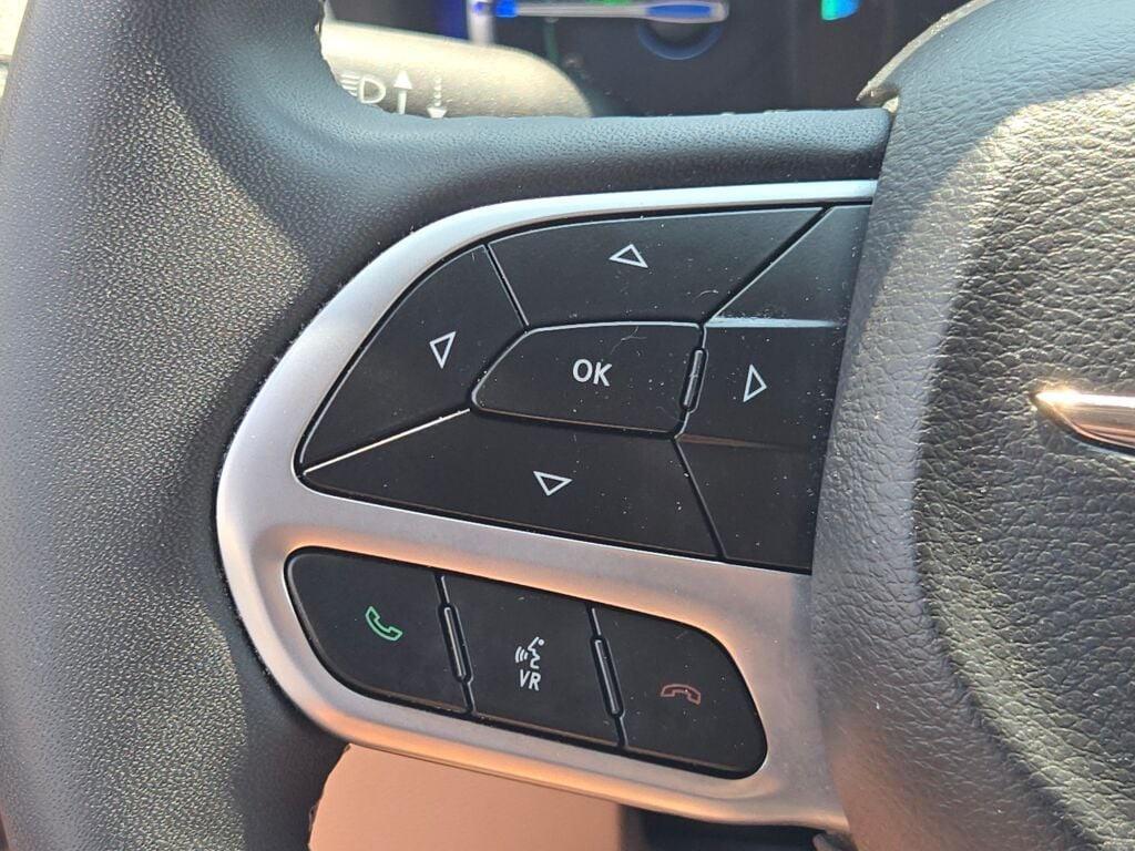 2023 Brilliant Black Crystal Pearlcoat Chrysler Pacifica Hybrid