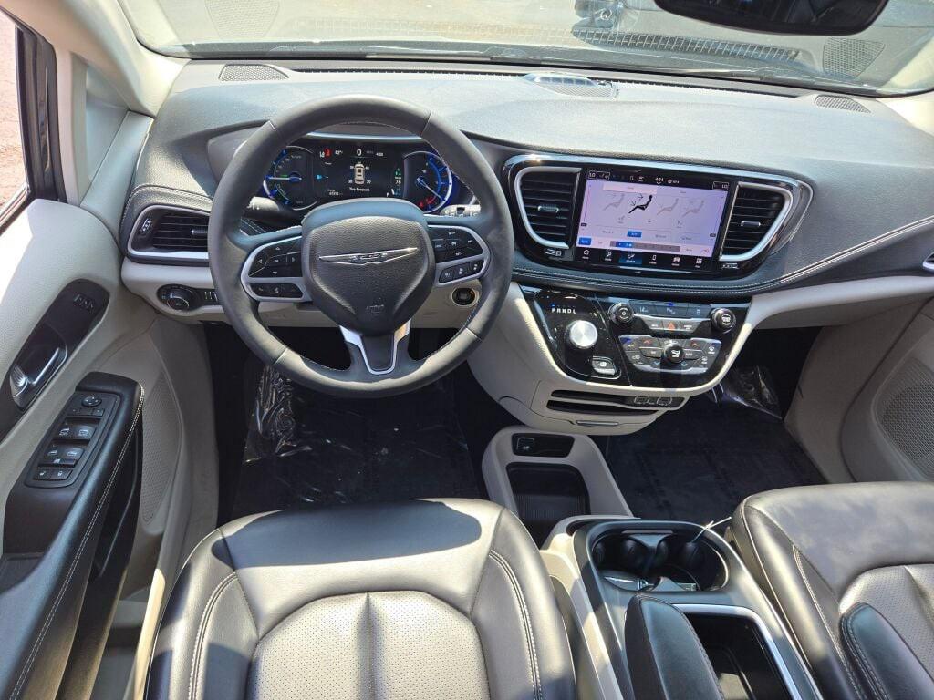 2023 Brilliant Black Crystal Pearlcoat Chrysler Pacifica Hybrid