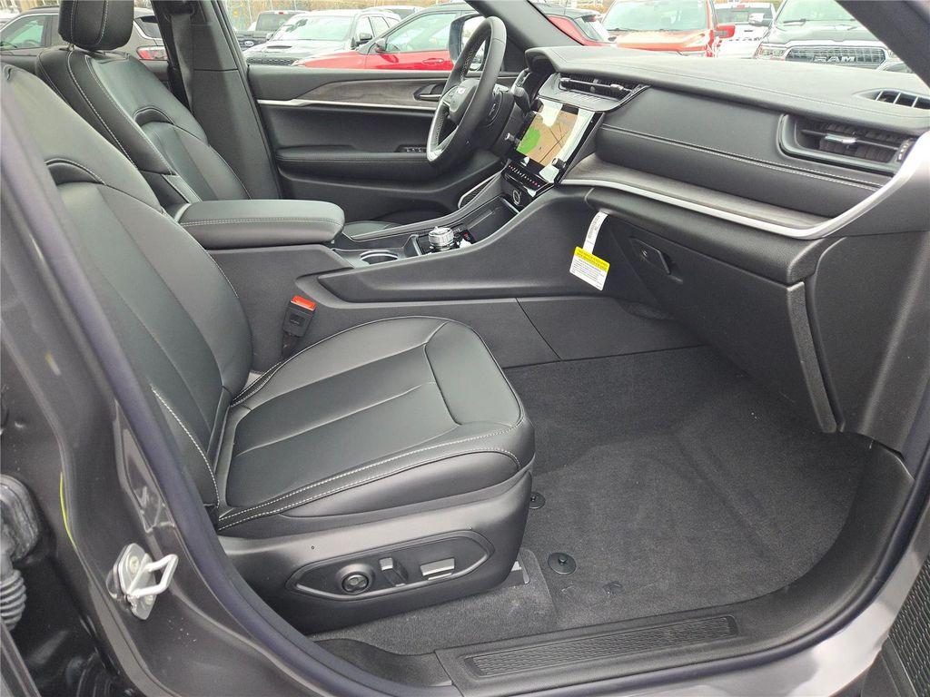 new 2026 Jeep Grand Cherokee car, priced at $46,580