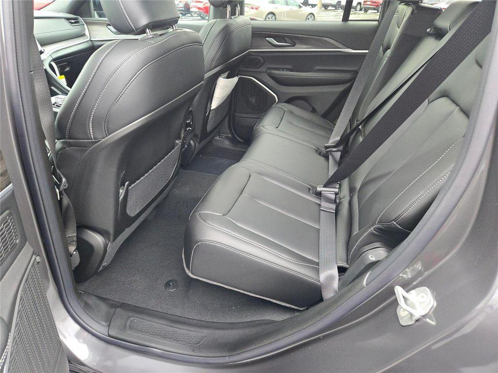 new 2026 Jeep Grand Cherokee car, priced at $46,580