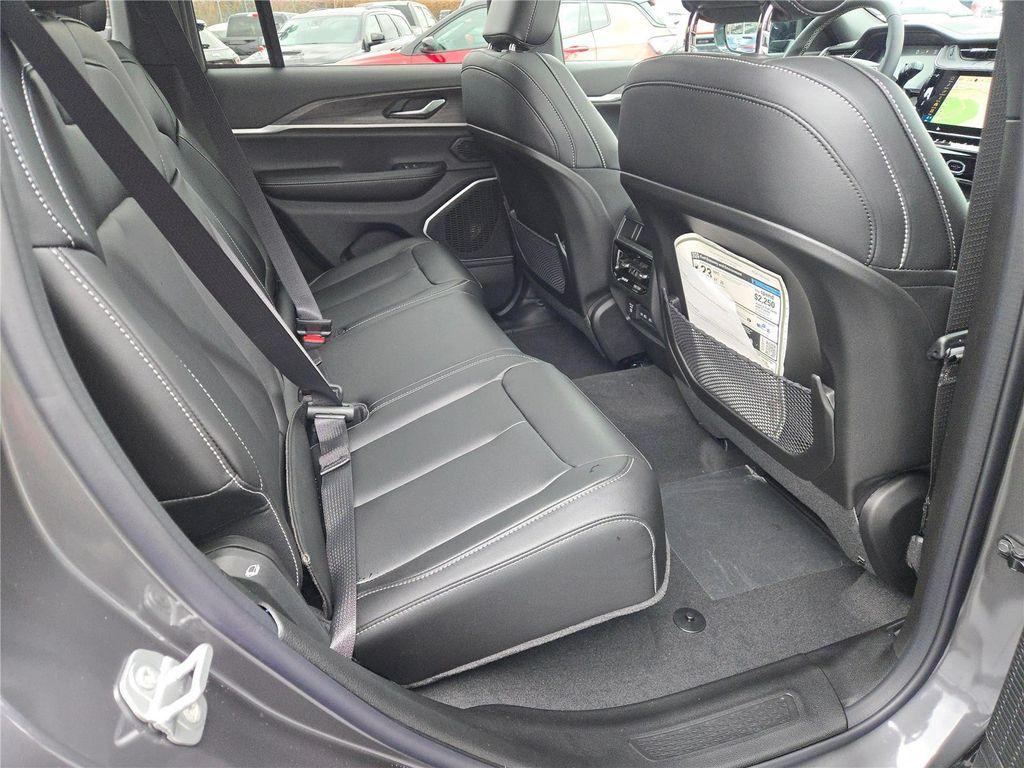 new 2026 Jeep Grand Cherokee car, priced at $46,580