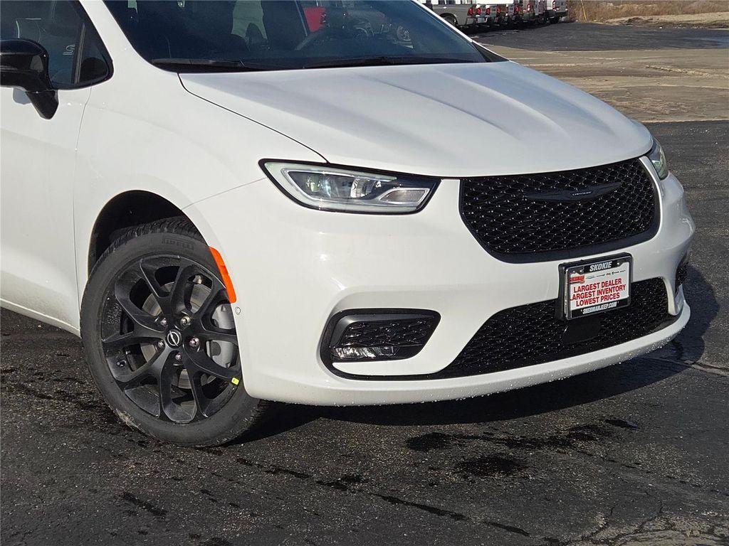 new 2026 Chrysler Pacifica car, priced at $49,235