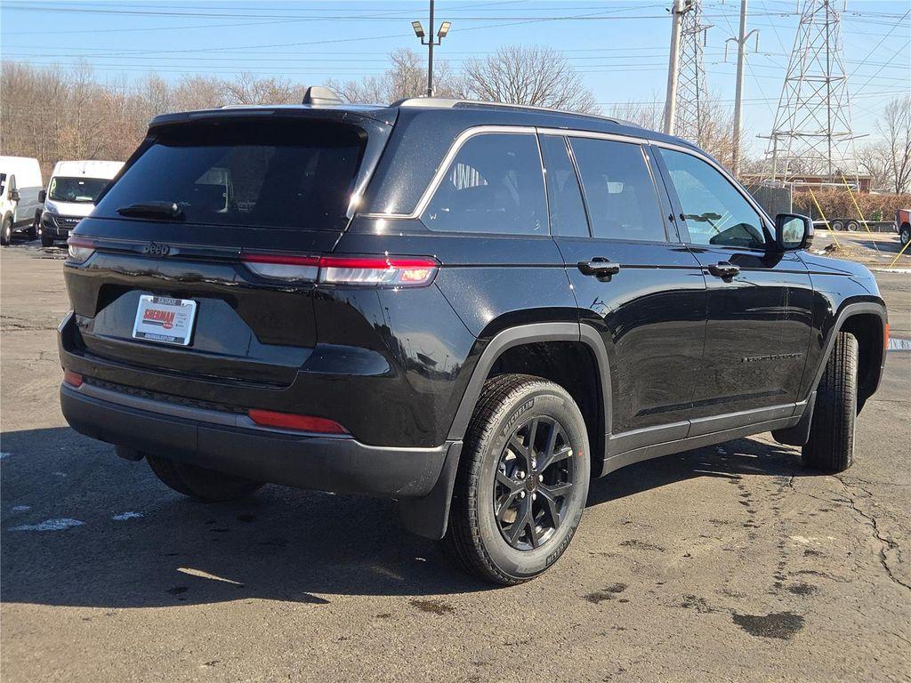 new 2026 Jeep Grand Cherokee car, priced at $46,045