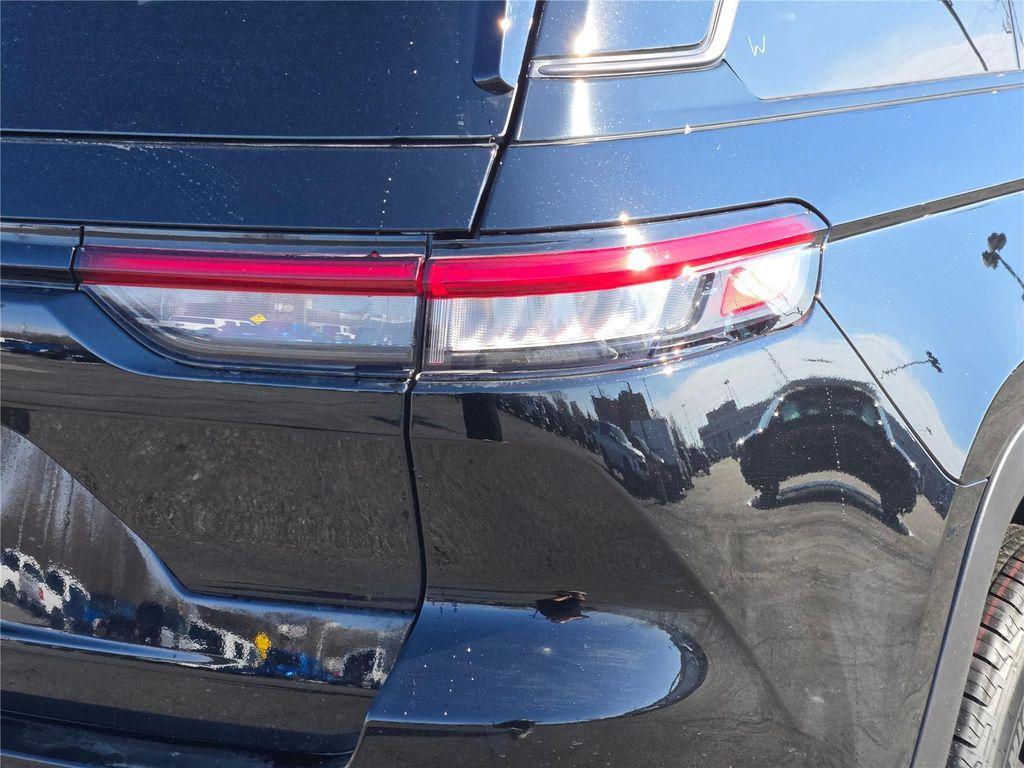 new 2026 Jeep Grand Cherokee car, priced at $46,045