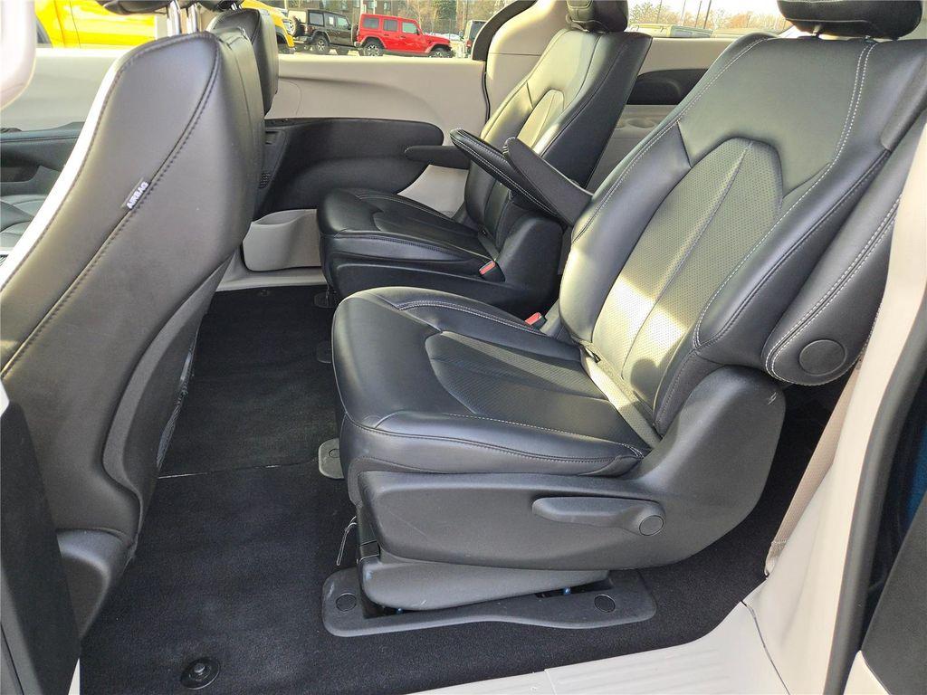 used 2024 Chrysler Pacifica Hybrid car, priced at $29,480