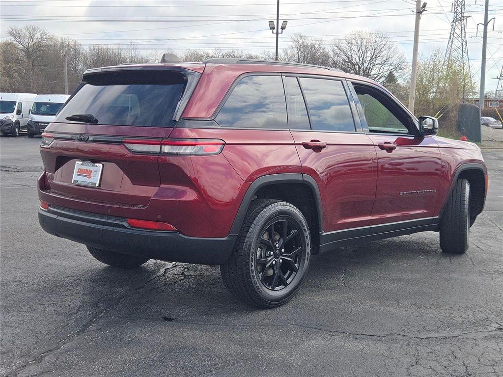used 2024 Jeep Grand Cherokee car, priced at $27,838