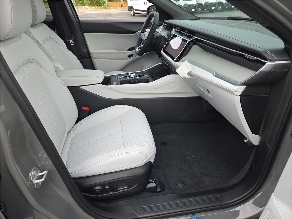 new 2026 Jeep Cherokee car, priced at $40,685