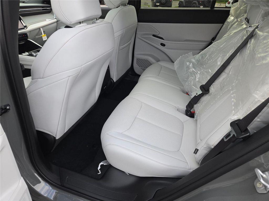new 2026 Jeep Cherokee car, priced at $40,685
