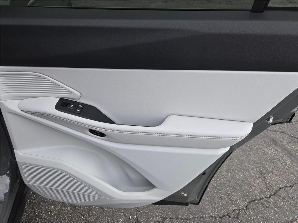 new 2026 Jeep Cherokee car, priced at $40,685