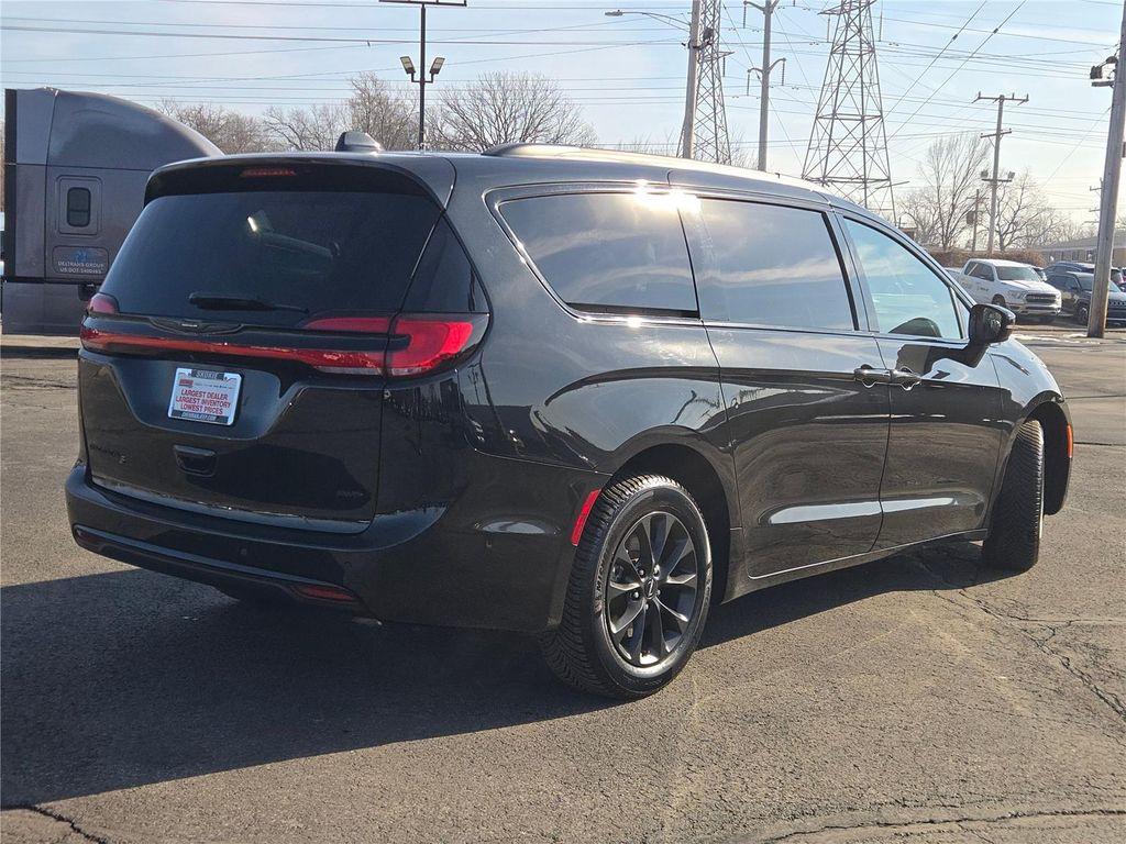 used 2021 Chrysler Pacifica car, priced at $27,681