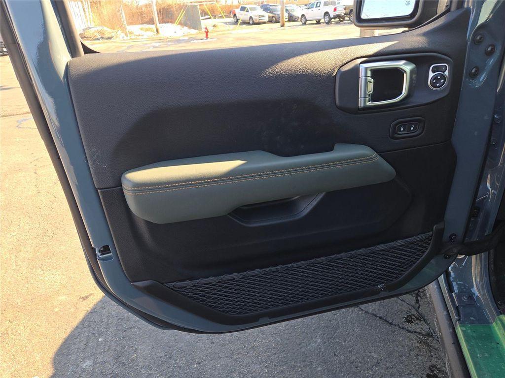 new 2026 Jeep Gladiator car, priced at $63,140