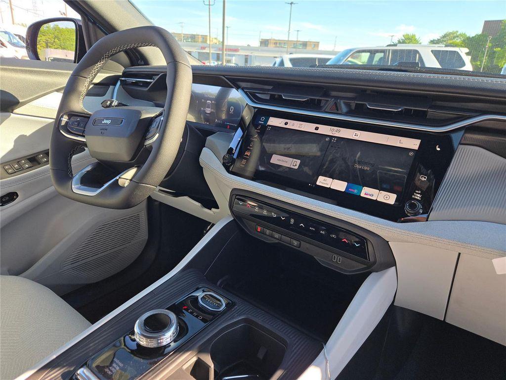 new 2026 Jeep Cherokee car, priced at $36,495