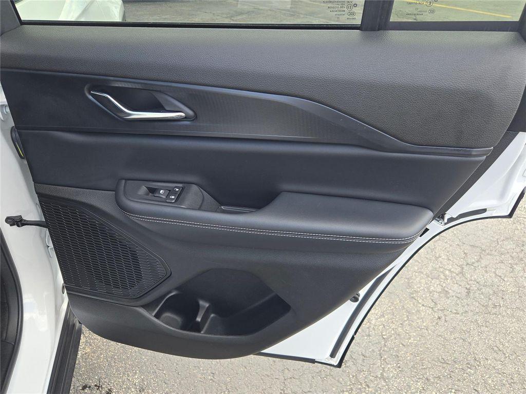 used 2024 Jeep Grand Cherokee car, priced at $37,390