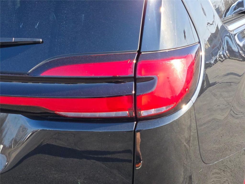 used 2023 Chrysler Pacifica Hybrid car, priced at $25,759