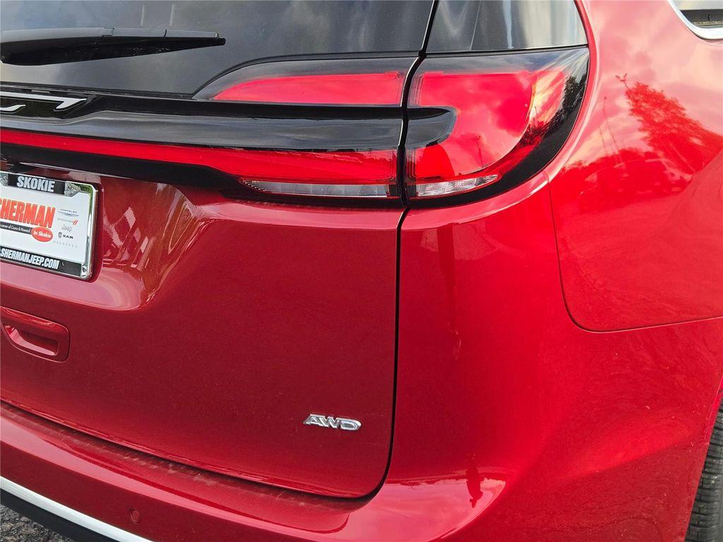 new 2027 Chrysler Pacifica car, priced at $52,640