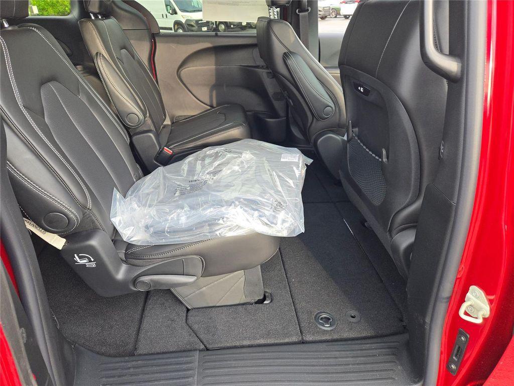 new 2027 Chrysler Pacifica car, priced at $52,640