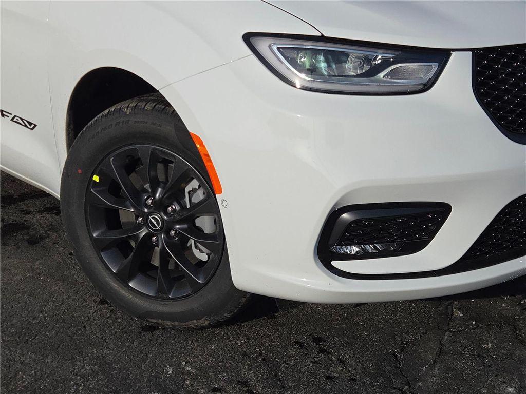 new 2026 Chrysler Pacifica car, priced at $41,455