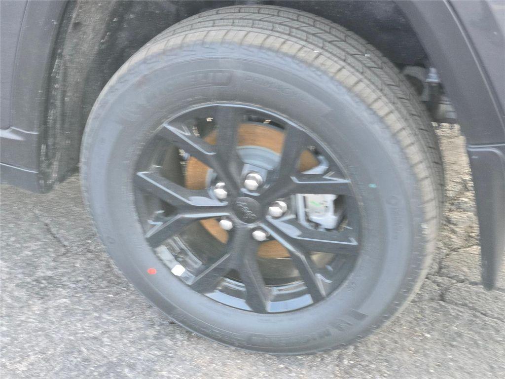 new 2026 Jeep Grand Cherokee car, priced at $44,273