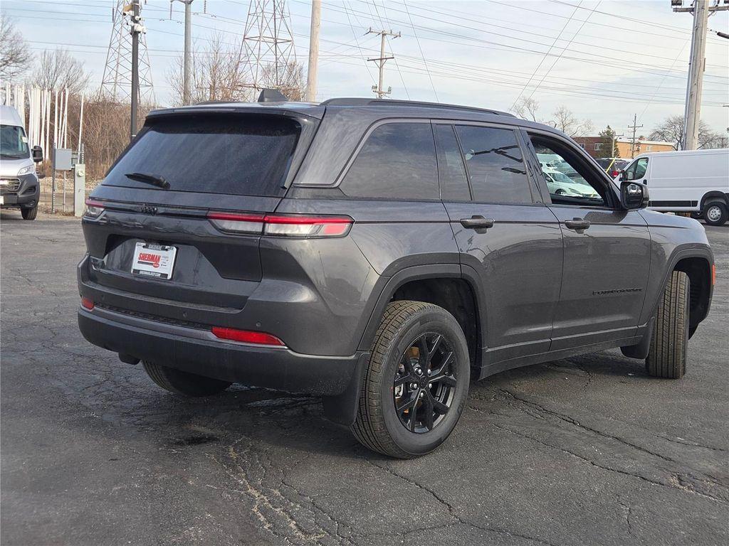 new 2026 Jeep Grand Cherokee car, priced at $44,273