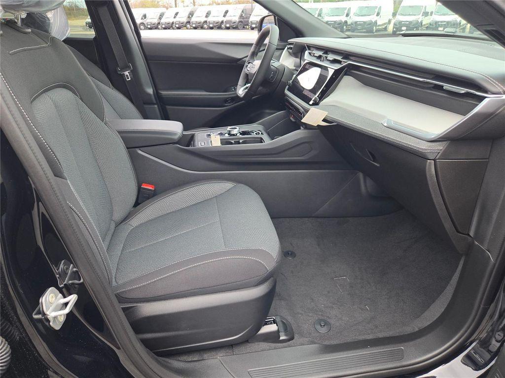new 2026 Jeep Cherokee car, priced at $37,090