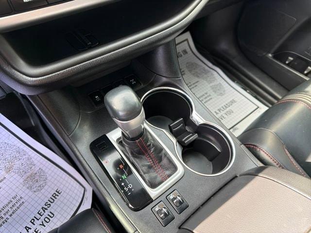 used 2019 Toyota Highlander car, priced at $19,510