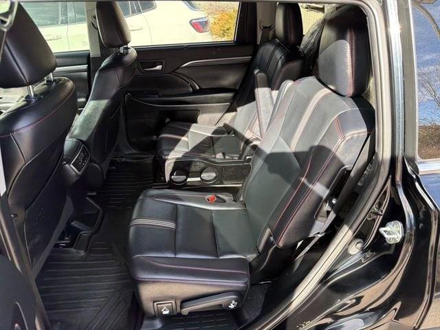 used 2019 Toyota Highlander car, priced at $19,510