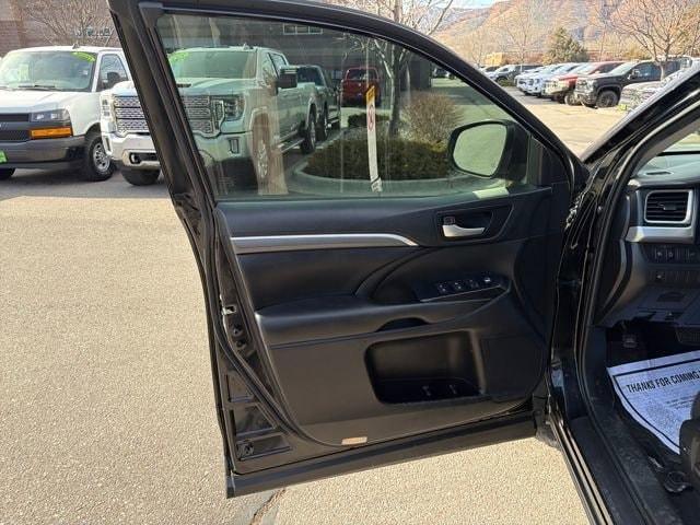 used 2019 Toyota Highlander car, priced at $19,510