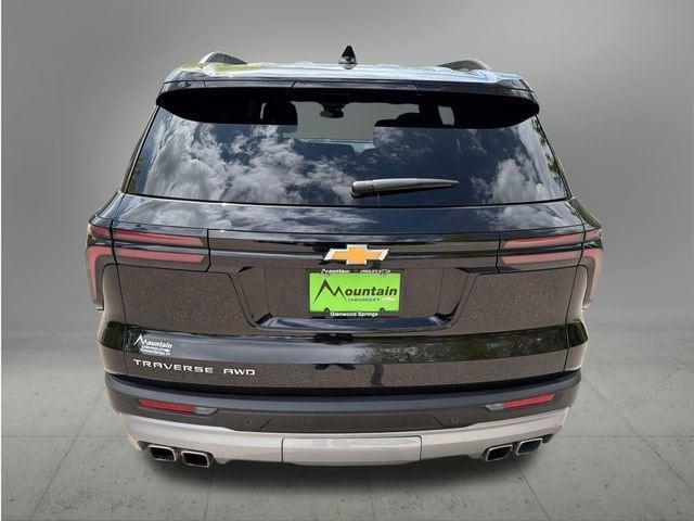 used 2025 Chevrolet Traverse car, priced at $38,310