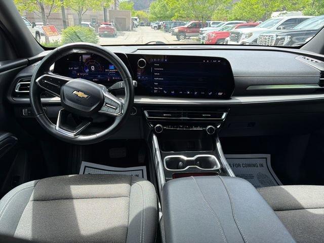 used 2025 Chevrolet Traverse car, priced at $38,310