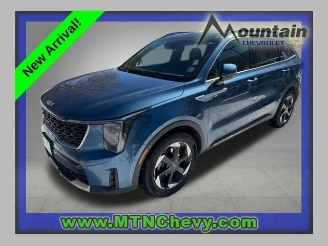used 2025 Kia Sorento Hybrid car, priced at $33,910