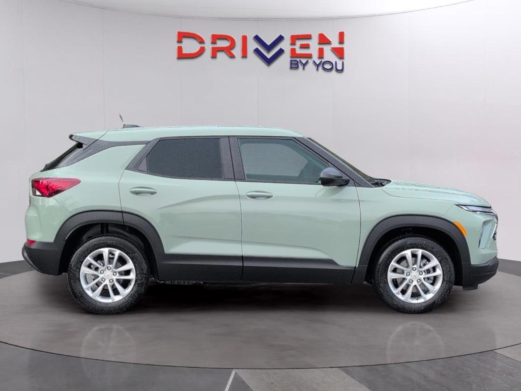 new 2026 Chevrolet TrailBlazer car, priced at $25,107