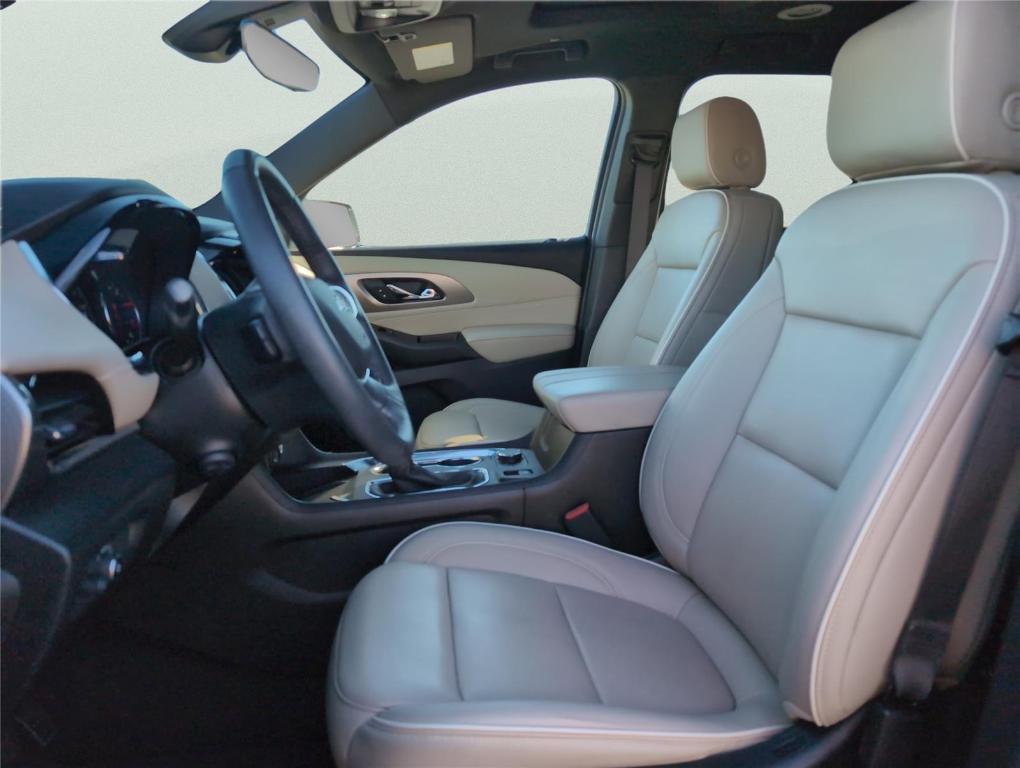 used 2023 Chevrolet Traverse car, priced at $29,899