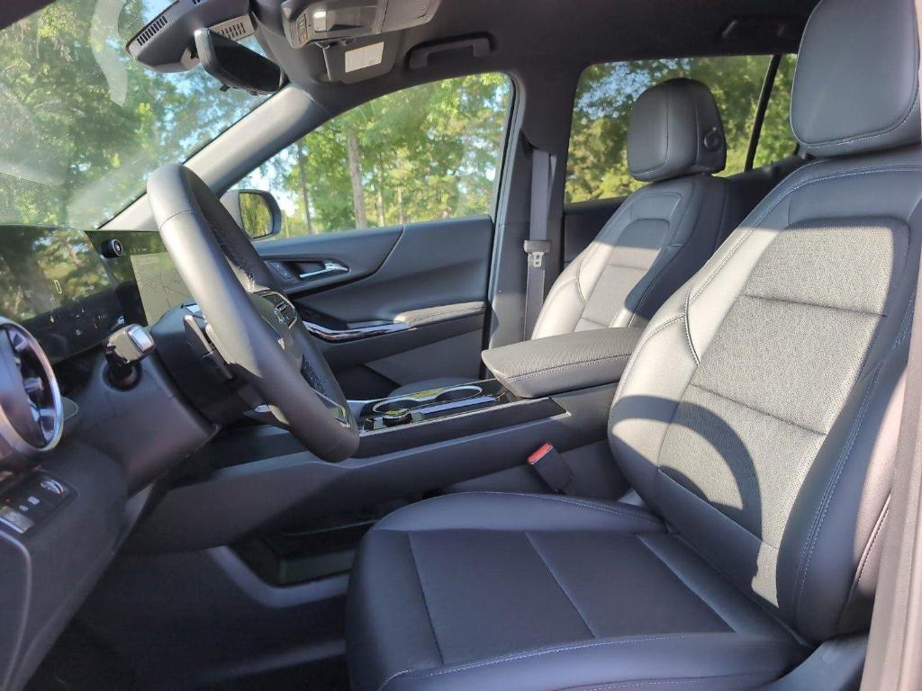 new 2026 Chevrolet Equinox car, priced at $33,807