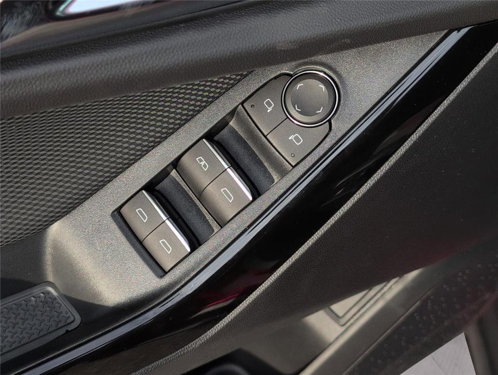 new 2026 Chevrolet Equinox car, priced at $35,115