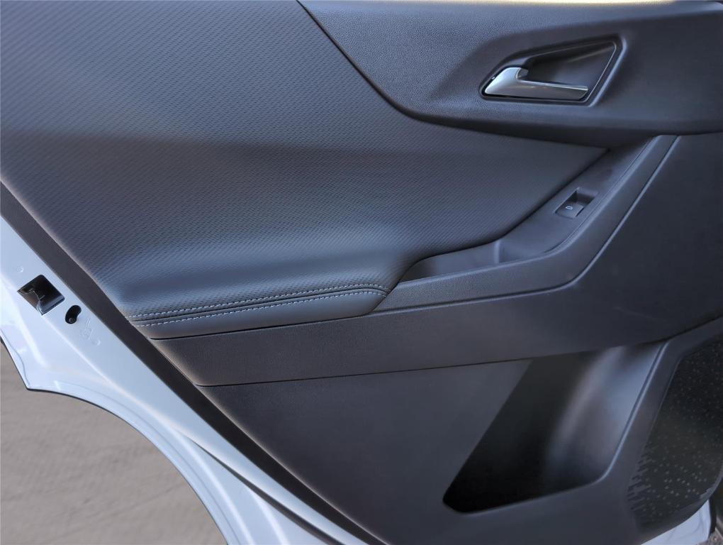 new 2026 Chevrolet Equinox car, priced at $27,613